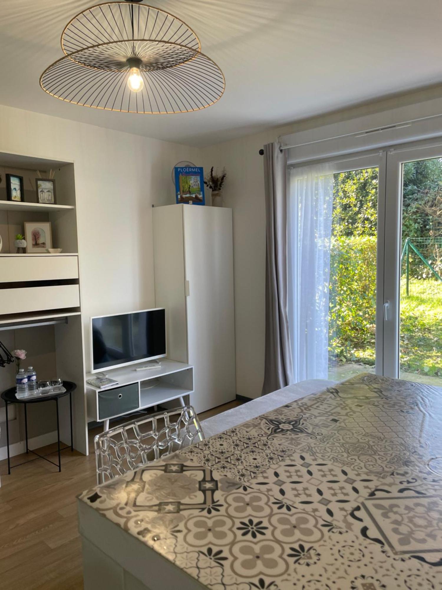 Appartement Le Jardin De Broceliande à Ploërmel Extérieur photo